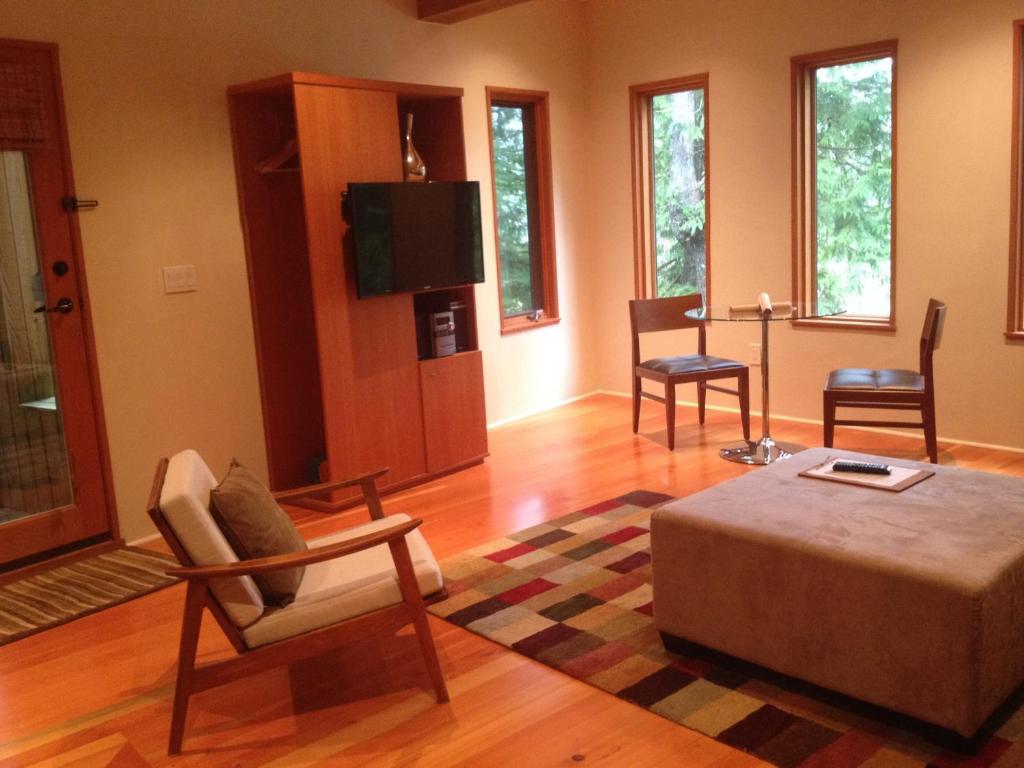 Hyphocus Inn Ucluelet Habitación foto
